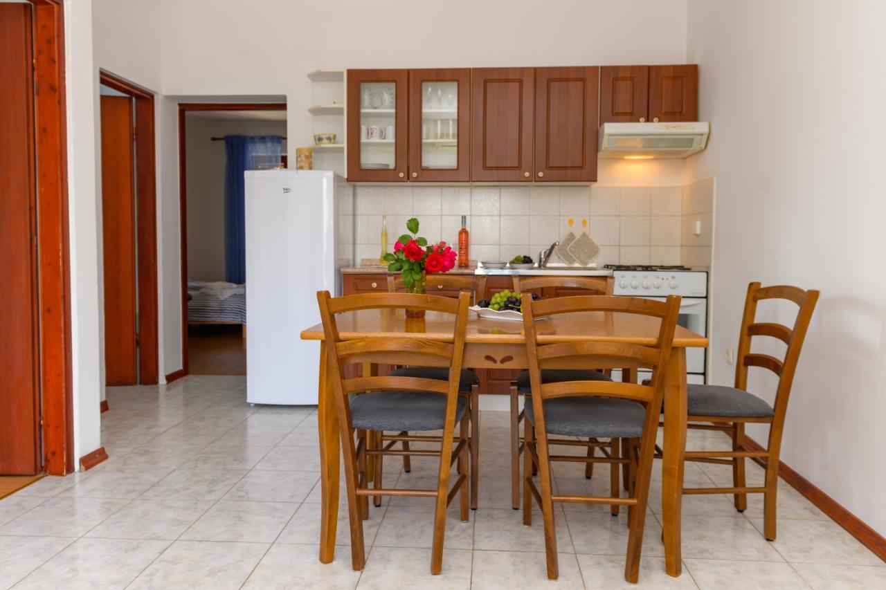 Apartments Marina Veskovic Nerezine Kültér fotó